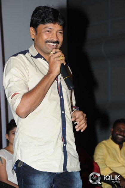 Aadu-Magadura-Bujji-Platinum-Disc-Function